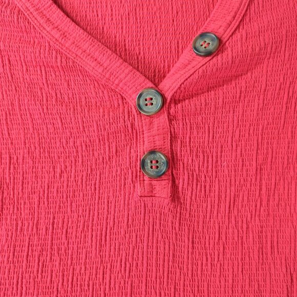 Love‎ Tree Womens Red Textured Button Front V Neck Top L Ribbed Stretch Everyday - Picture 4 of 10